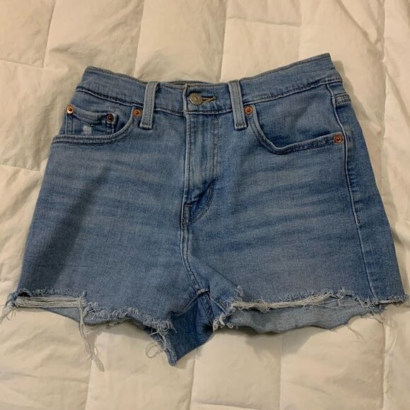 LEVIS, short shorts, size 25 waist, great condition, - Picture 1 of 10